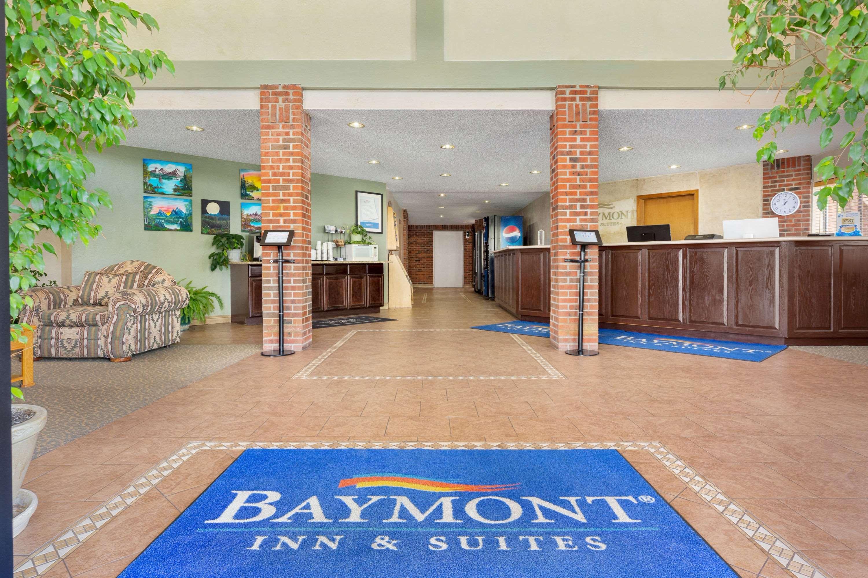 Hotel Baymont By Wyndham Cortez Extérieur photo